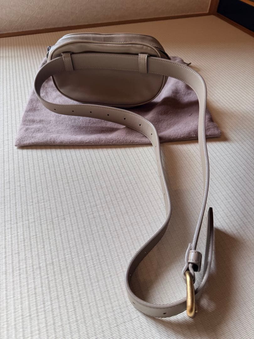 Bottega Veneta 編み込みデザイン ポーチ