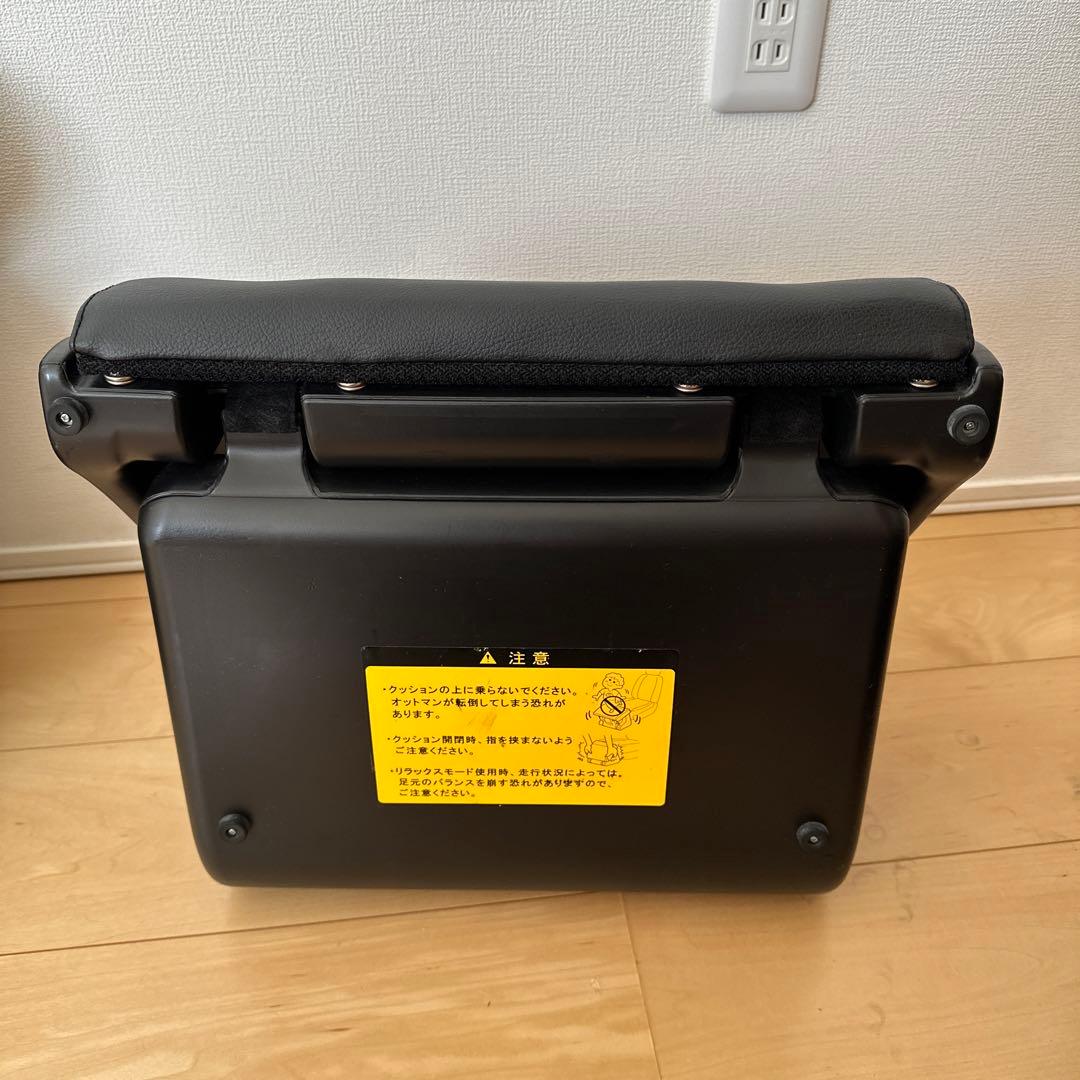 TOYOTA純正　車用シートクッション ブラック　オットマン　　VOXY