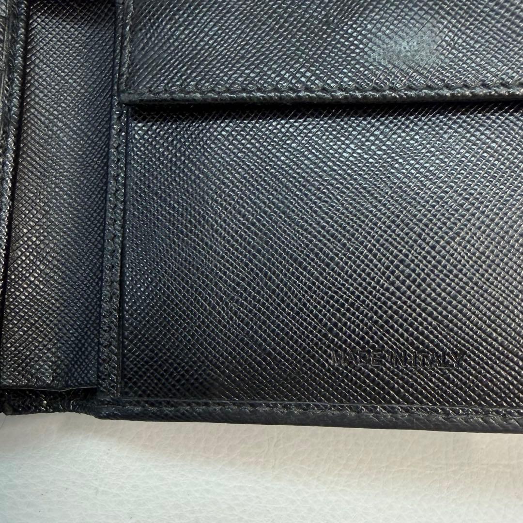 げ*ん様 PRADA ブラック サフィアーノレザー 二つ折り財布 シンプル