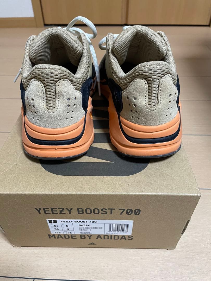 ADIDAS YEEZY BOOST 700 アディダス 23.5
