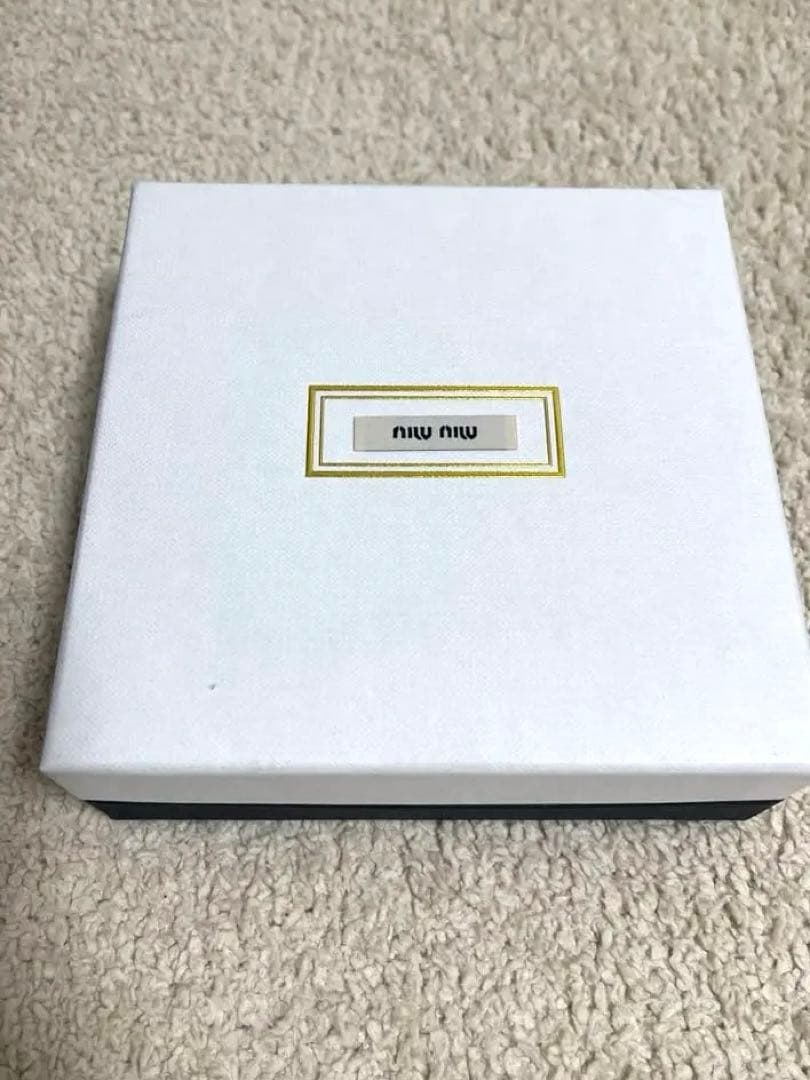 新品未使用品miu miu バーヘアピン 保存袋付き