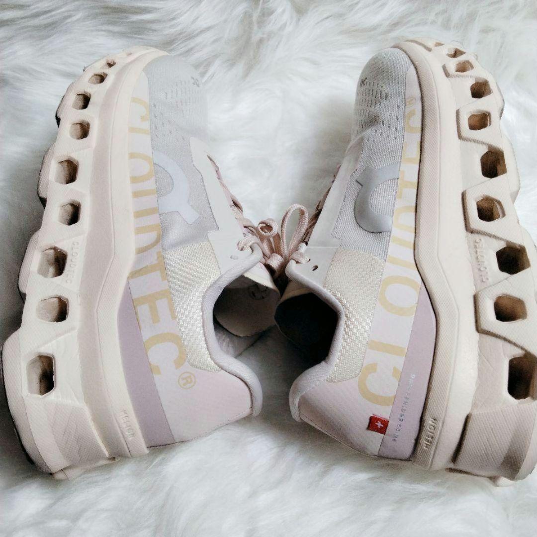 On オン クラウドモンスター スニーカー メッシュ 厚底 ピンクベージュ