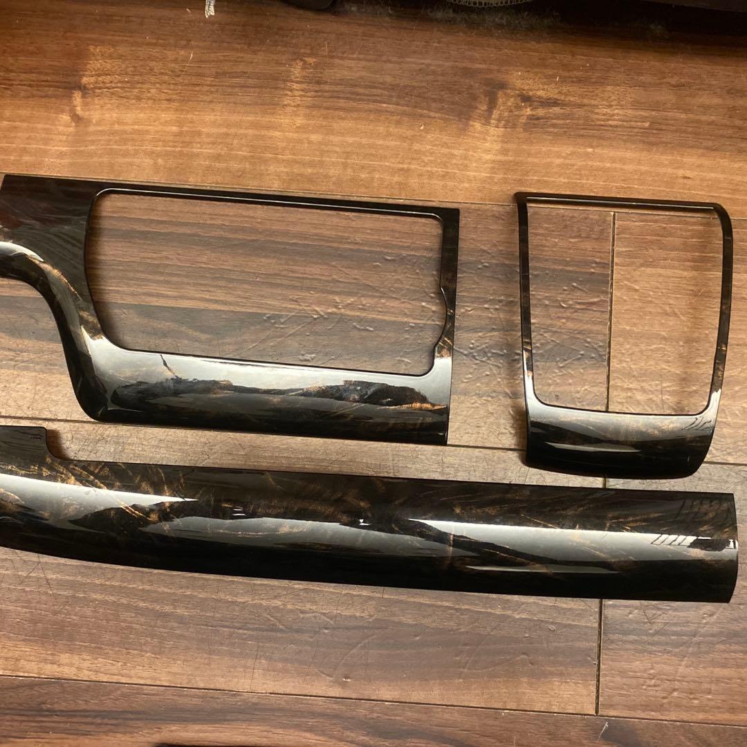 200系ハイエースナロー「DARKPRIME」純正パネル風　マホガニー黒木目調