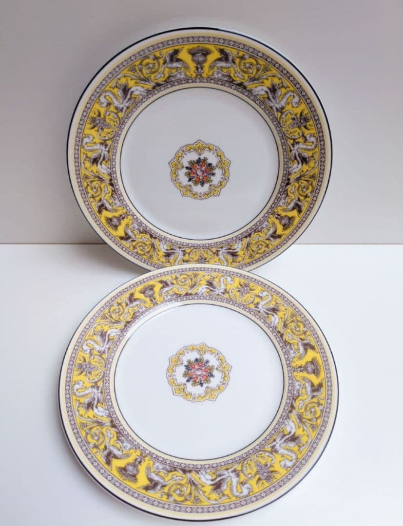 ウェッジウッド　フロレンティーン シトロン プレート　２枚