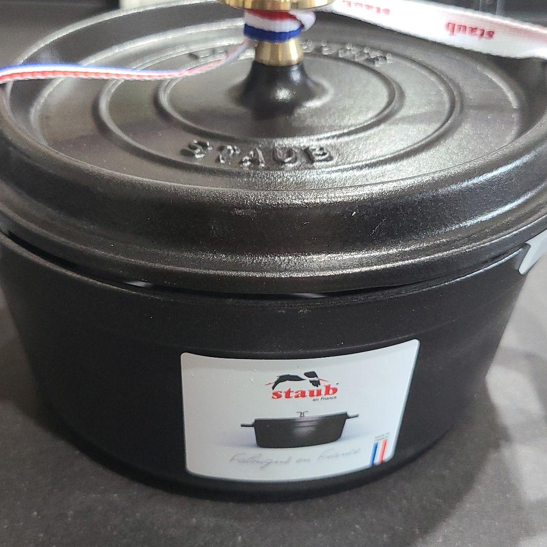 staub　ストウブ　ピコ　ココット　ラウンド　18cm