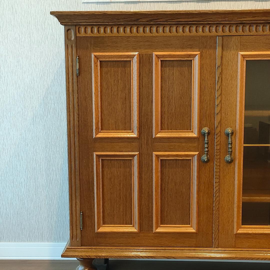 起立木工　アンティークキャビネット　ブルボーズレッグ　引出し2杯