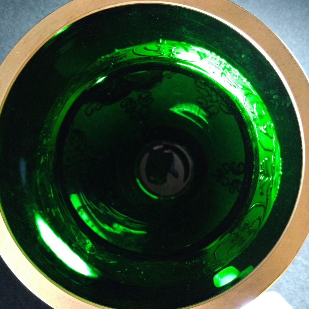 【ヴェネツィアグラス】フラワーベース　グリーンガラスにゴールド　白い花の盛り絵付