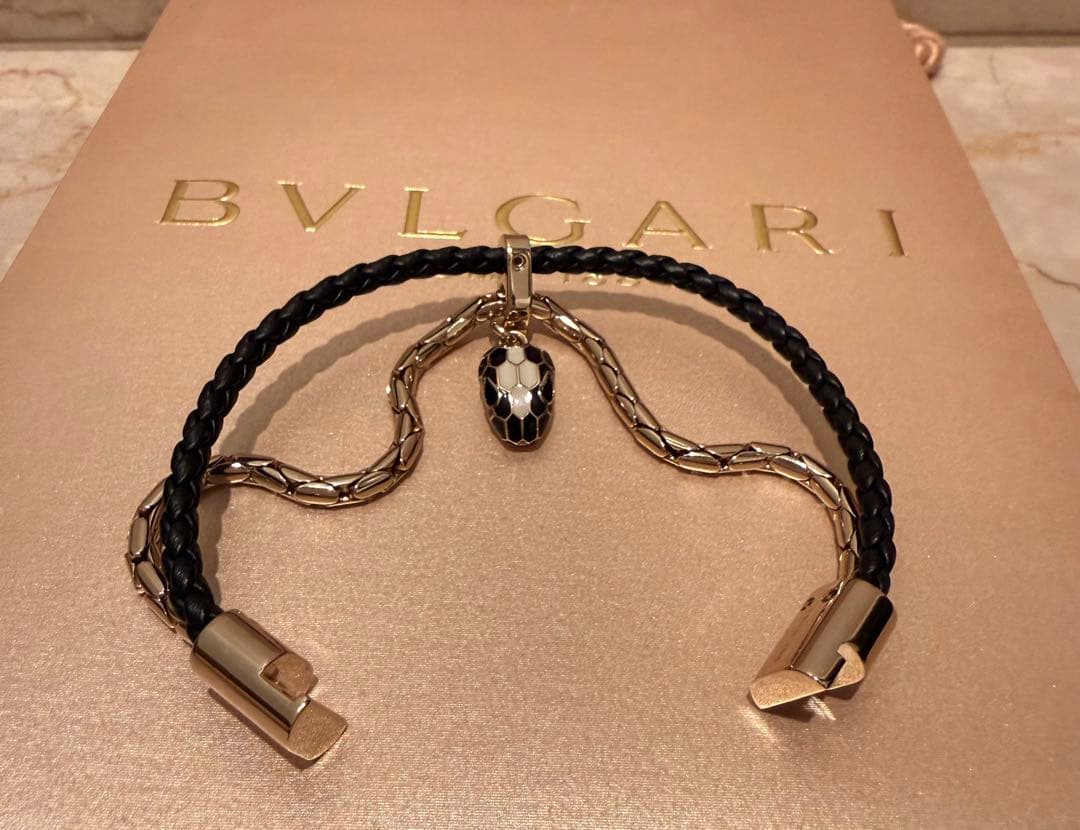 セルペンティ フォーエバー レザーブレスレット