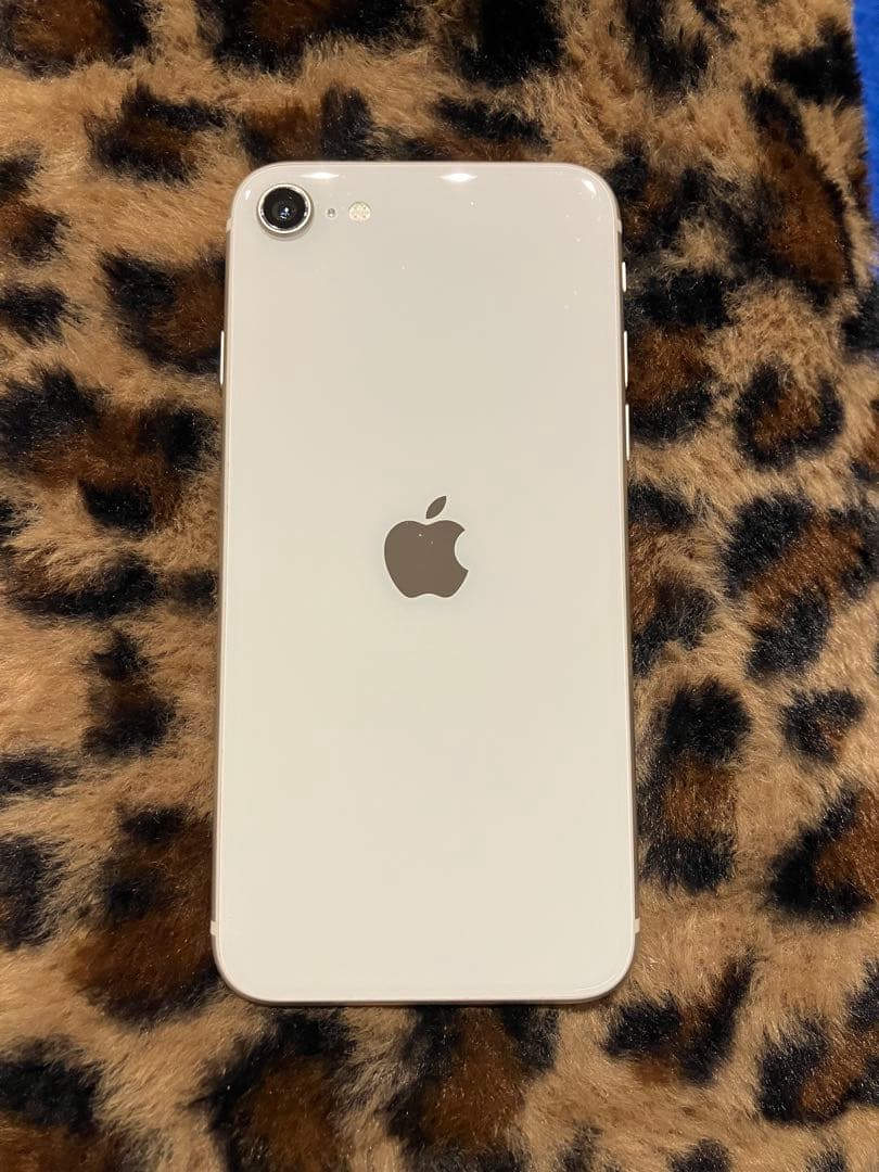 Apple iPhone SE3 128GB ホワイト