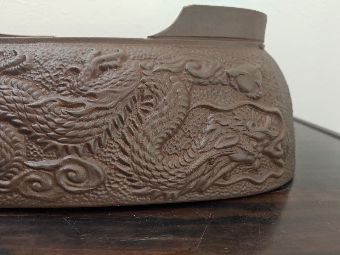 ドラゴン彫刻の陶器の盆栽鉢 約41cm×32cm×13cm　落款あり
