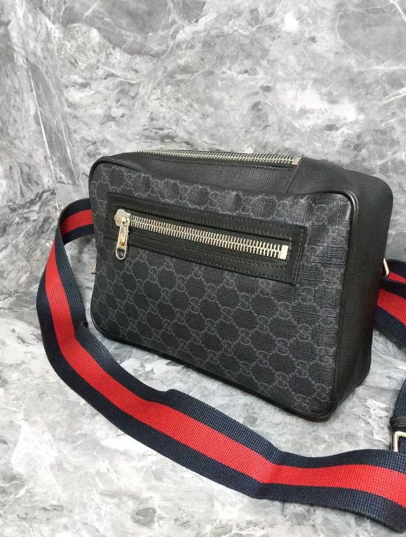 【美品】GUCCI（グッチ）PVCレザーボディバッグ/正規品