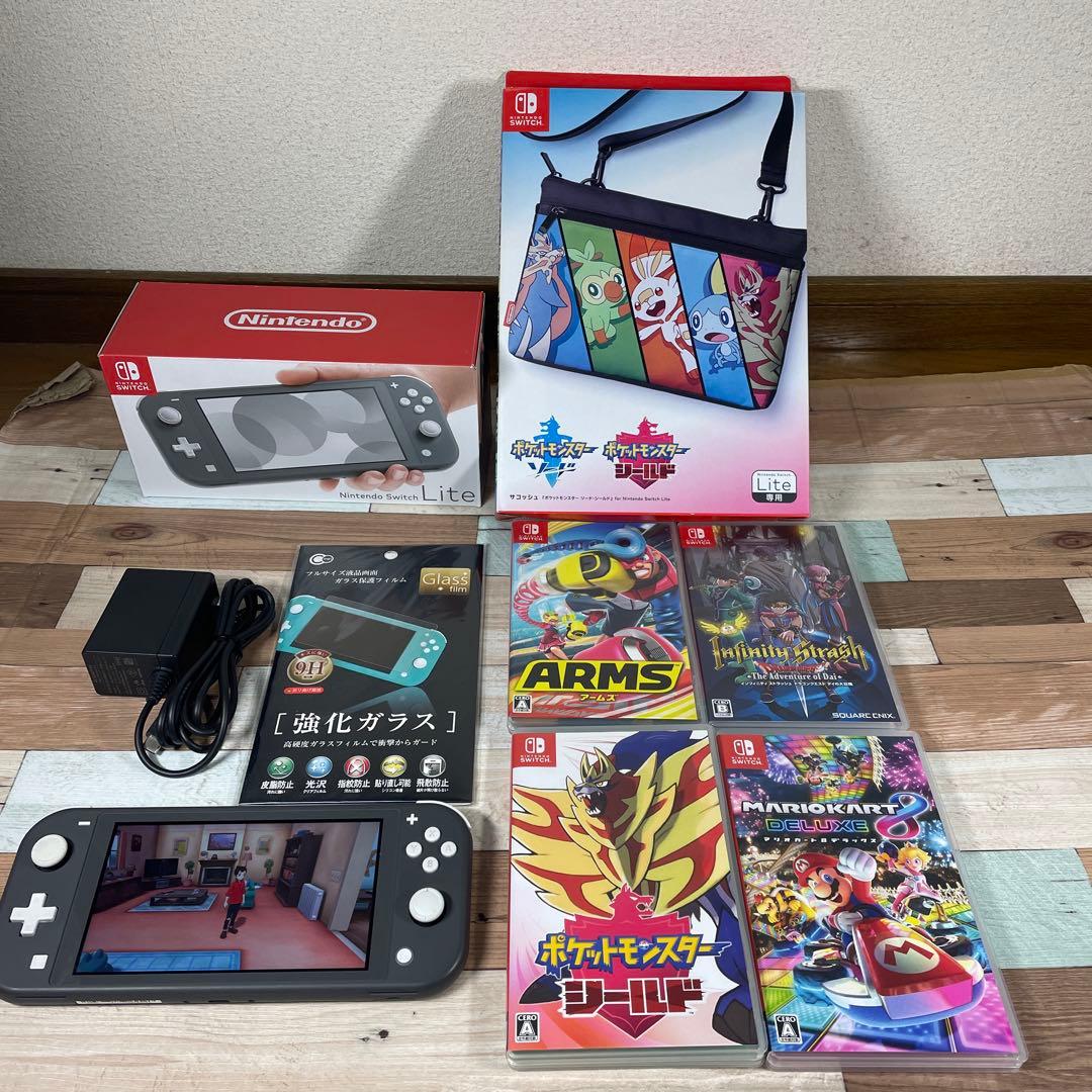 Switch lite新春ポケモンシールドセット