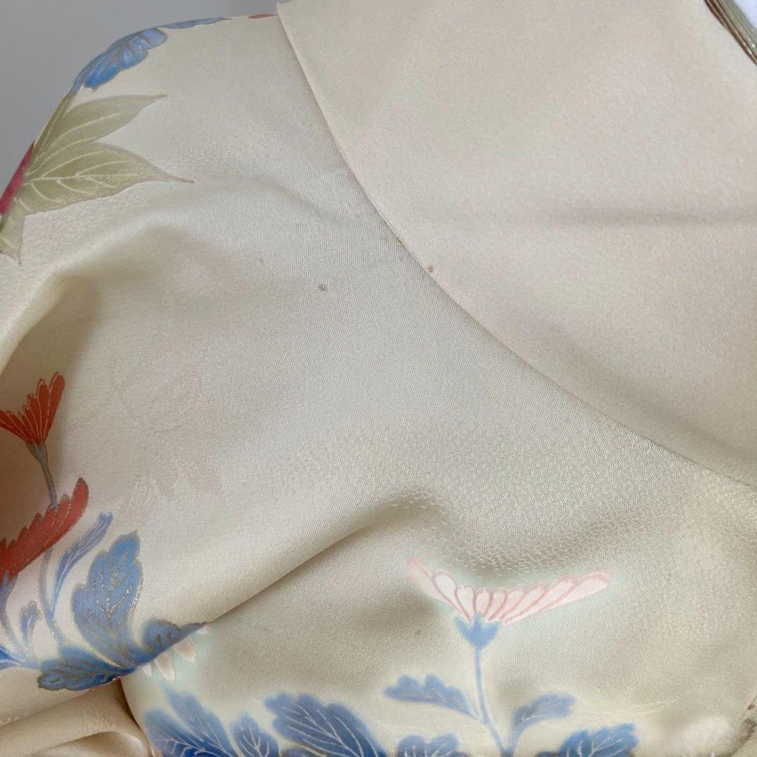 新品正絹振袖フルセット　しつけ糸付き　花柄刺繍 クリーム色 成人式にも！！