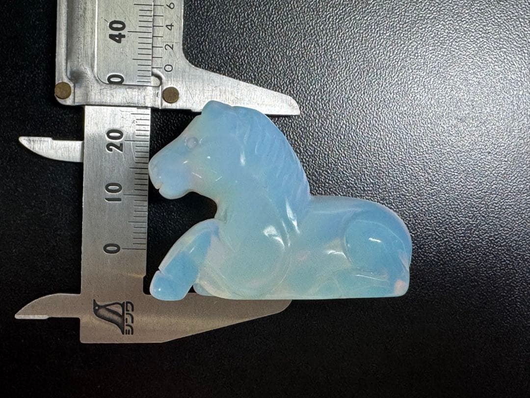 オパライト(人工石)の馬の置物