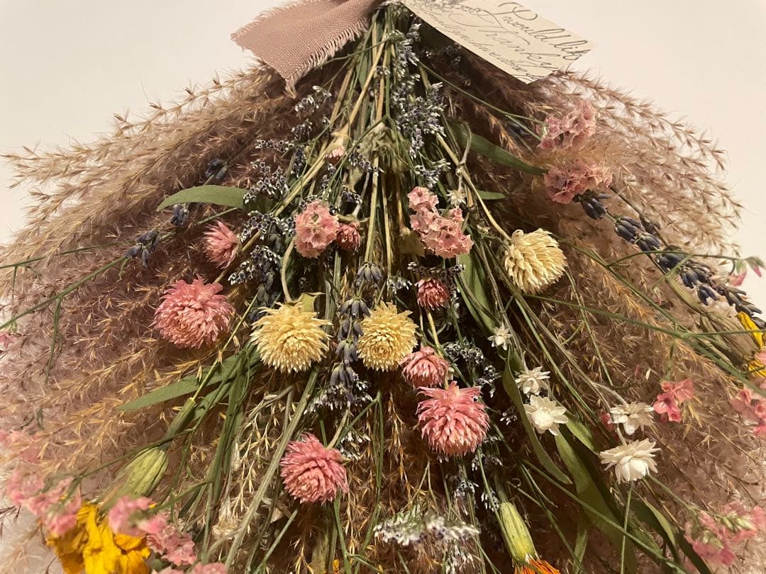 ピンクのススキと小花　ドライフラワースワッグ　スワッグ　ドライフラワー