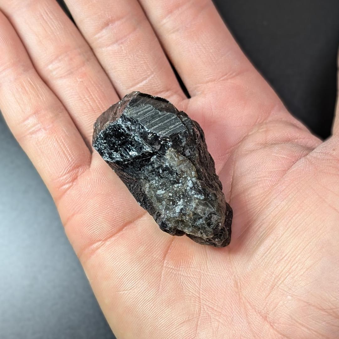 モリオン 原石 山東省産 黒水晶 53g お守り パワーストーン 玄関に置くと吉