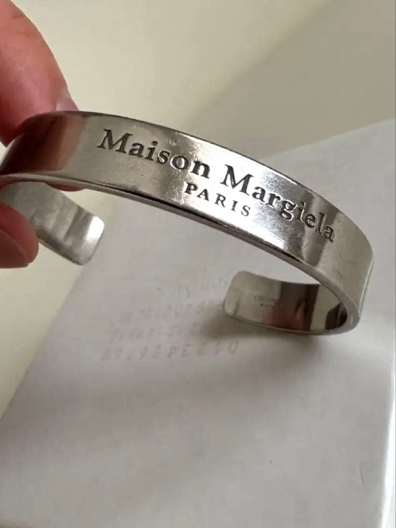 Maison Margielaロゴシルバーバングル SM1UY0052
