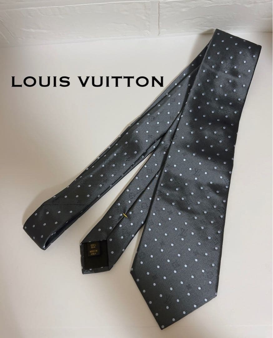 ルイヴィトン　LOUIS VUITTON ネクタイ　光沢感　ドット　グレー