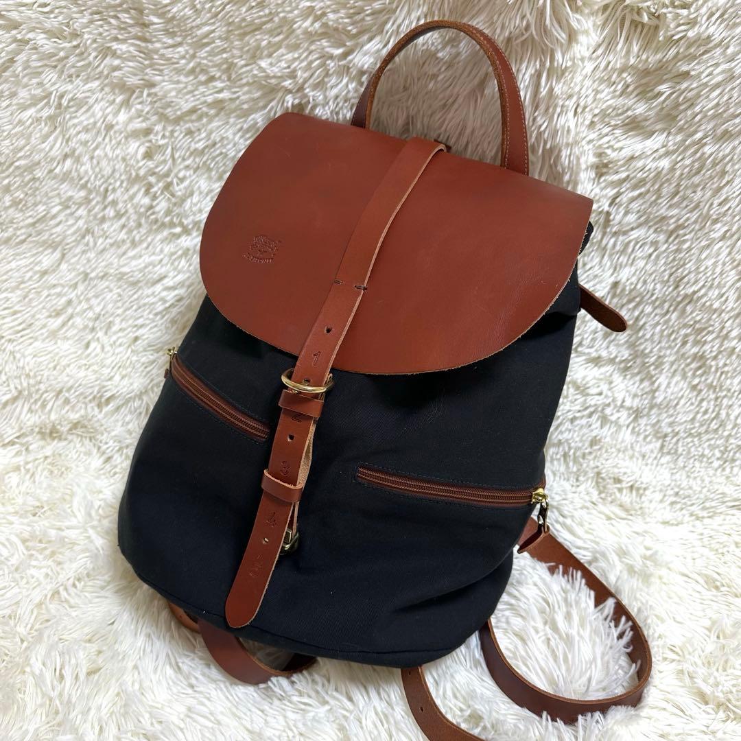 美品　定価91,300イルビゾンテバックパック ブラック×あか茶　キャンバス&革
