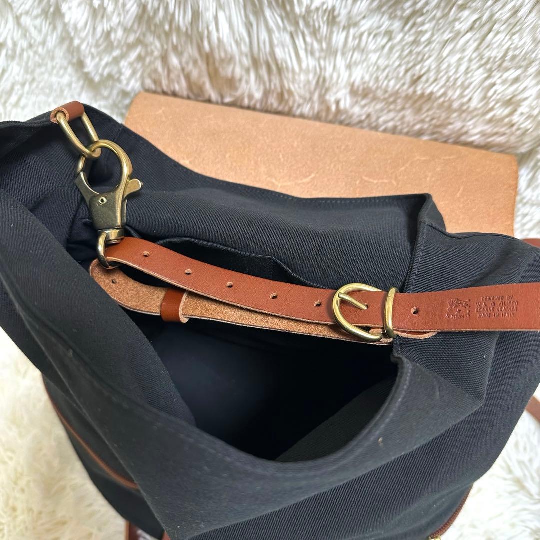 美品　定価91,300イルビゾンテバックパック ブラック×あか茶　キャンバス&革