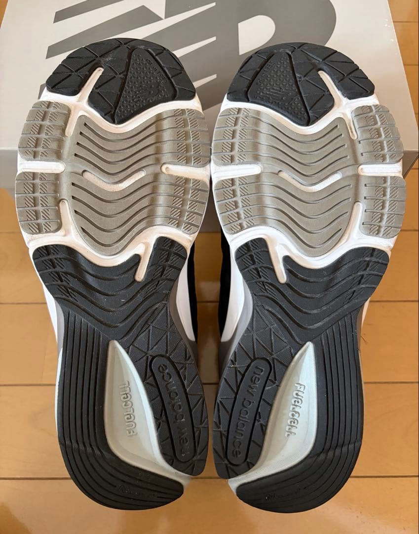 ニューバランス　M990BK6 990v6 ブラック　27サイズ