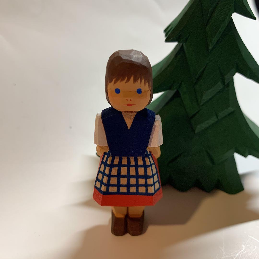 アトリエニキティキ   ドイツ　ハーン社　木彫り人形　ハイジ