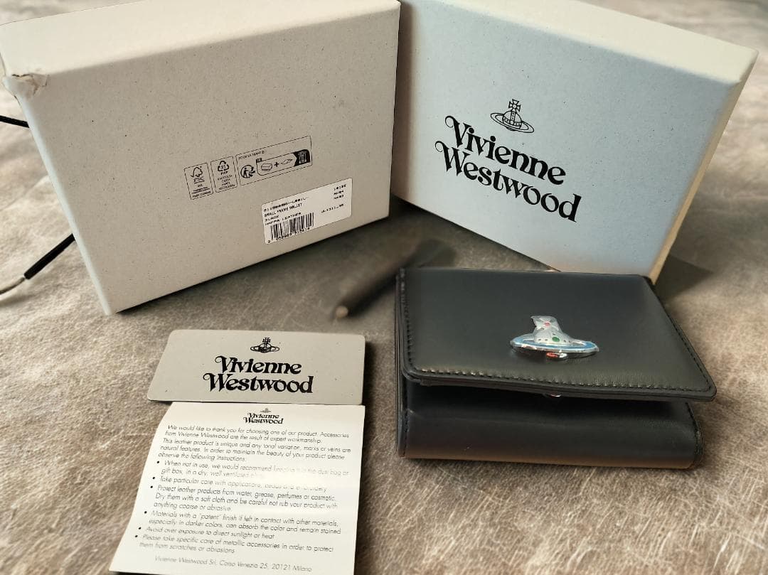 【新品未使用】 Vivienne Westwood 三つ折り財布