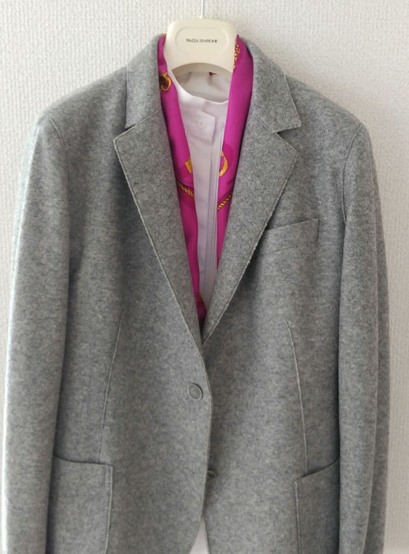 エルメス ヴィンテージスカーフ シルク 鮮やかな赤紫色