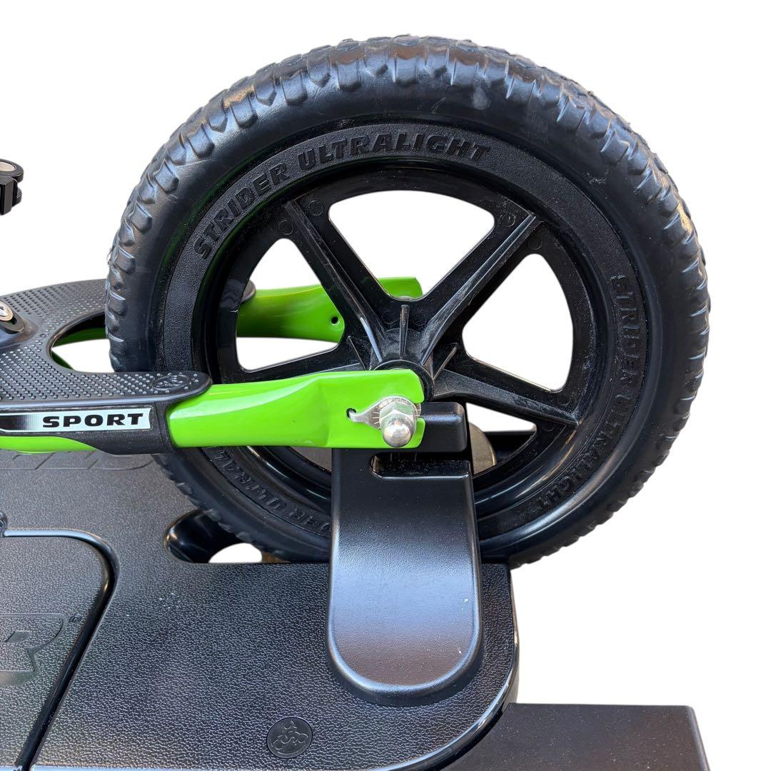【極美品】STRIDER ストライダー 12インチ グリーン ロッキングベース付