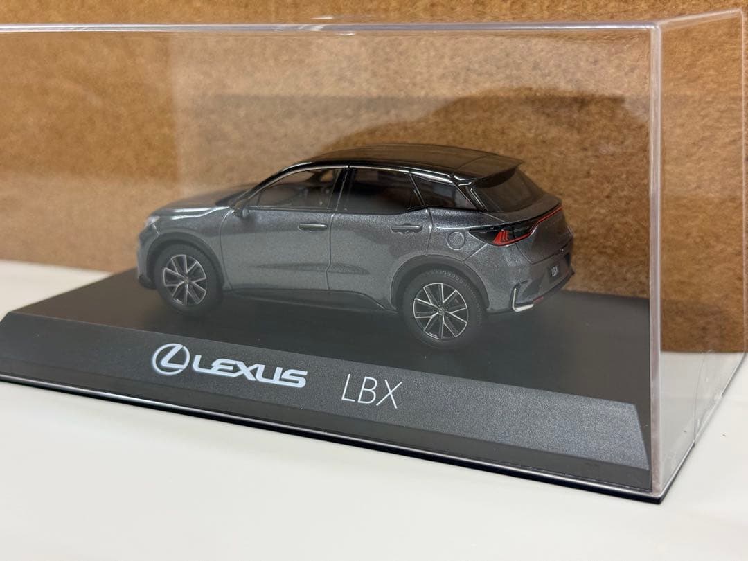 【新品】京商 レクサスLBX ミニカー ソニッククロム 1/43