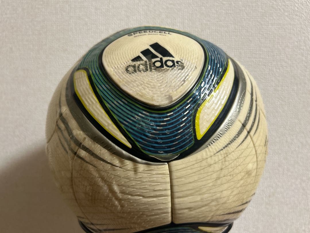 adidas FIFA Quality サッカーボール　スピードセル