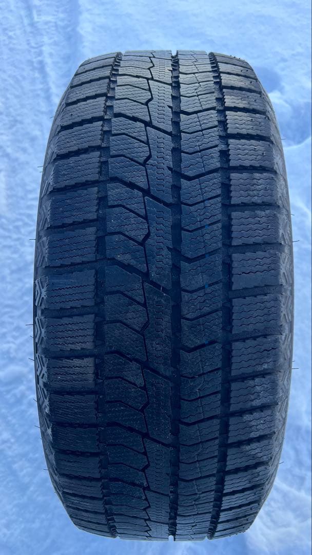 2025年製　スタッドレスタイヤ(2本/4本中)①