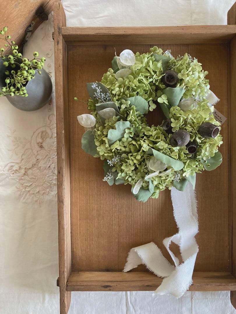 アナベルとルナリアの涼やかグリーンリース (26cm) 普通郵便