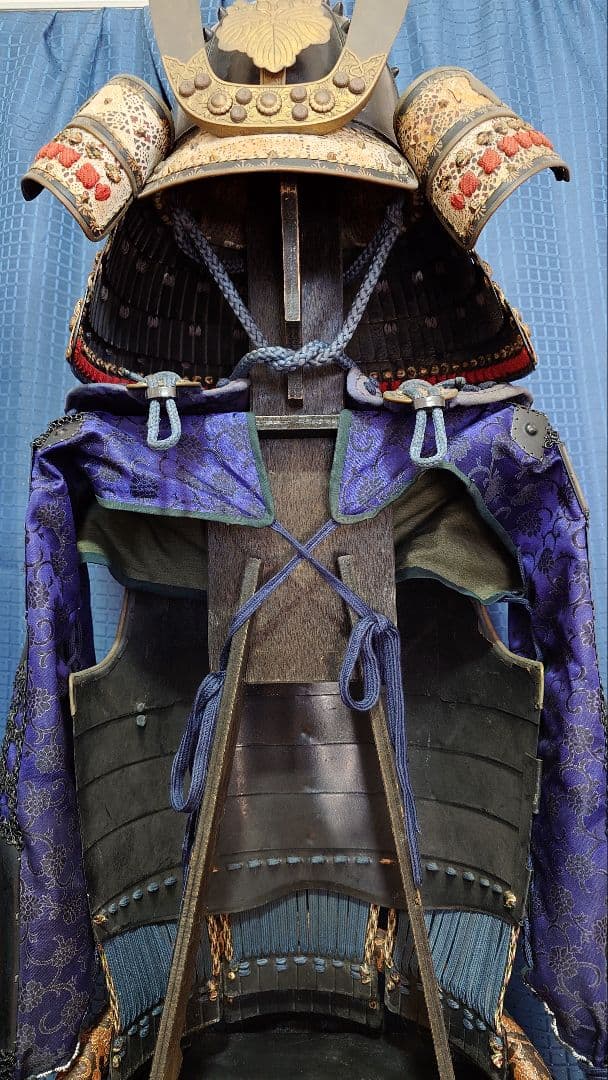 【最終値下げ】甲冑　等身大　濃紺糸威伊予素懸二枚胴具足　五三桐