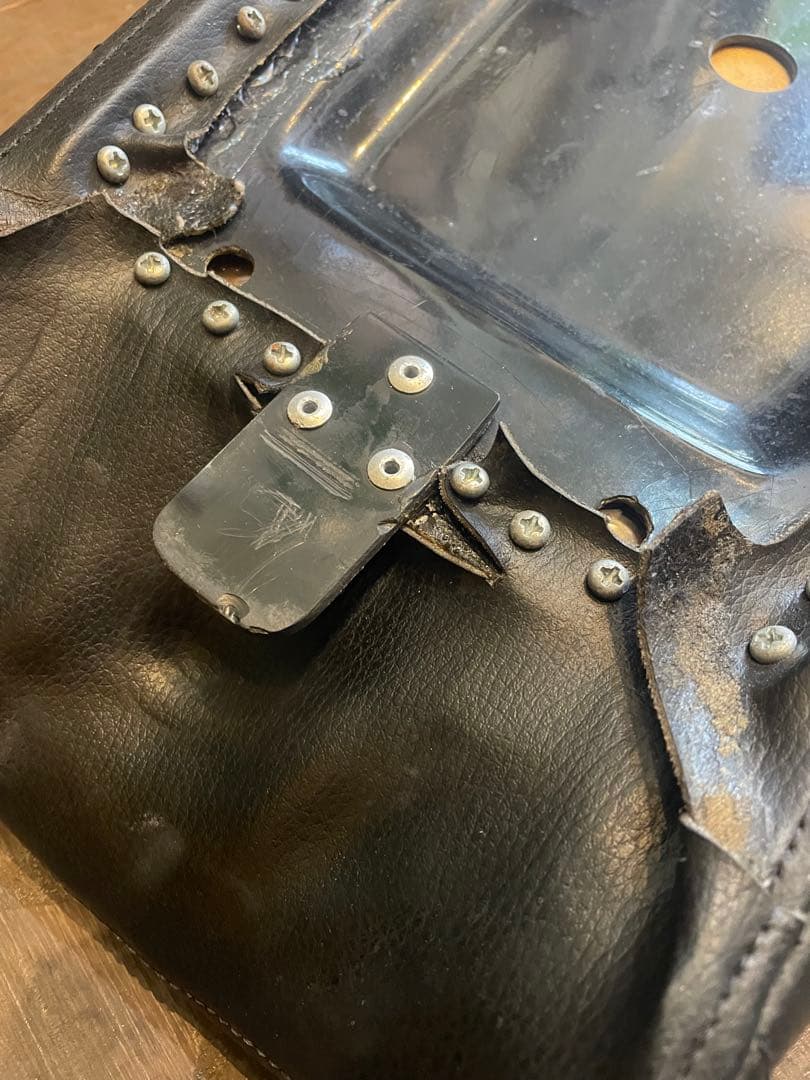 カワサキ250TR ナイトロヘッズ　ヘブンス　タックロールシート