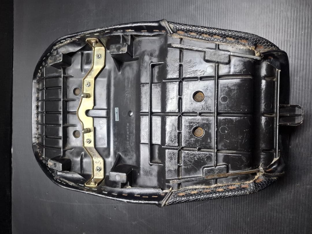 1994年式　ZRX400純正シート