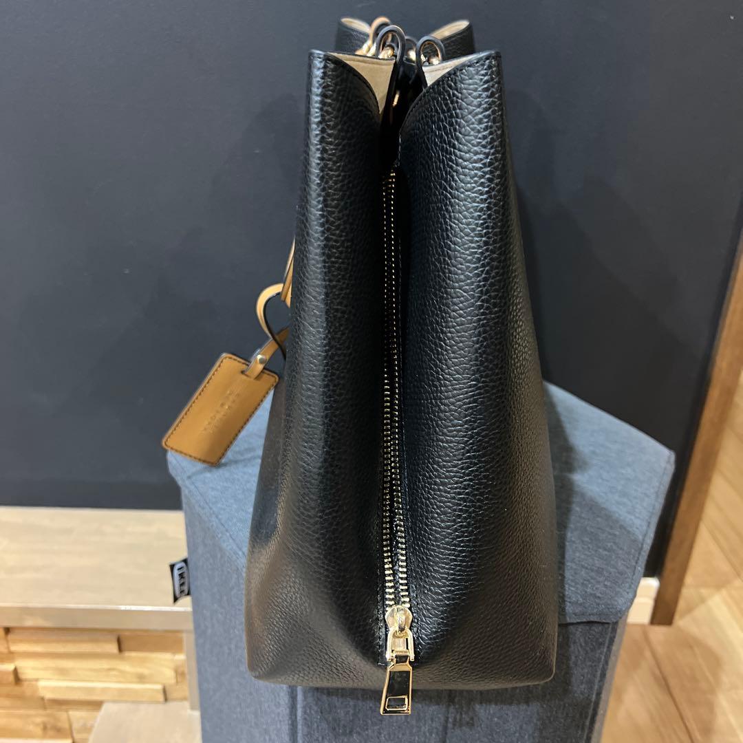 BARNEYS NEW YORK 黒レザートートバッグ