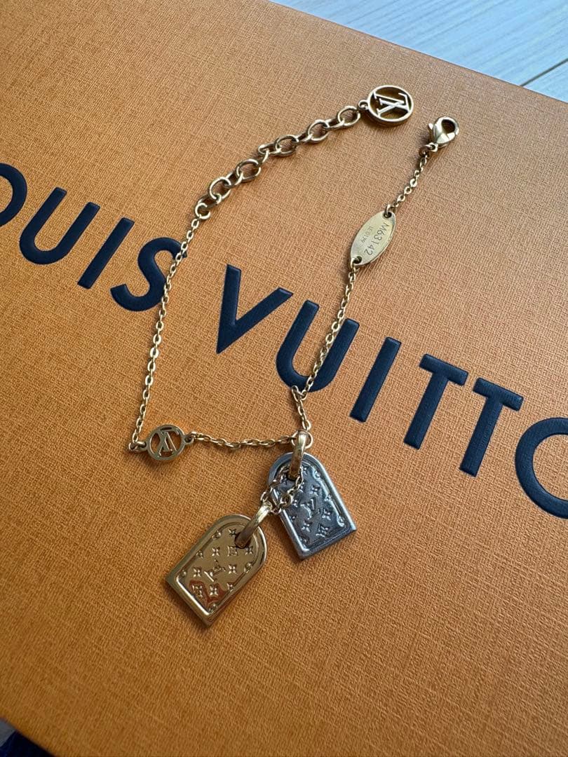 【yuka'sSHOP】Louis Vuitton チャーム付きブレスレッ