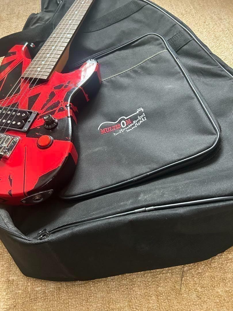 VHⅡ　Black ＆Red 風のミニ・ギター。 １６日までの底値！