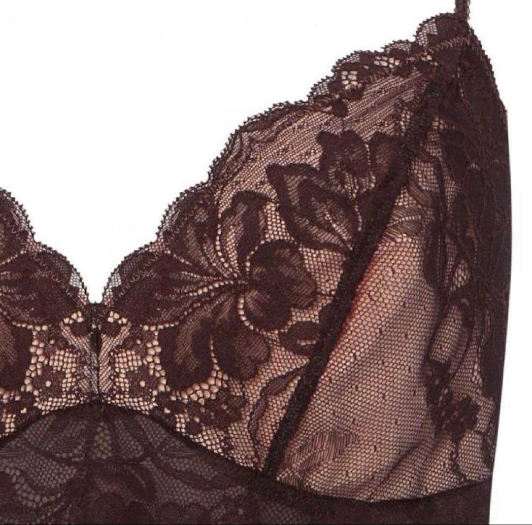 AMOSTYLEミニスリップキューピッドチョコ ブラウン花柄レースキャミソール