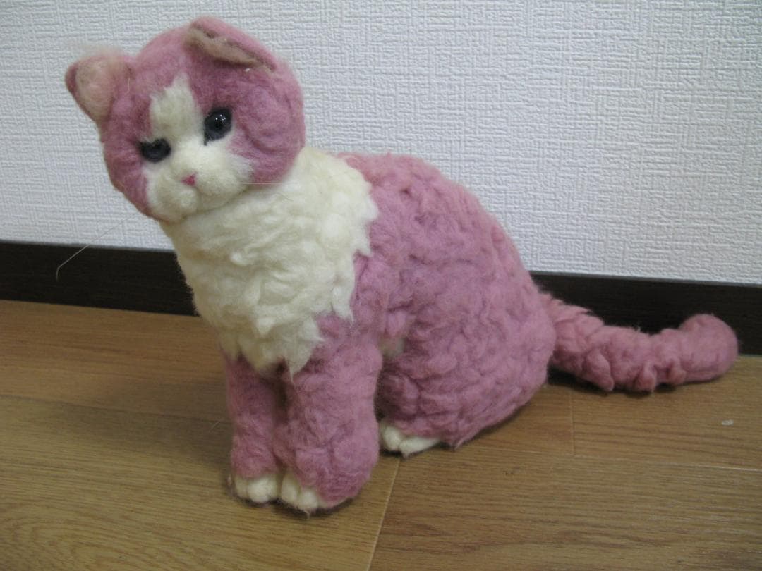 羊毛フェルト 猫のぬいぐるみ