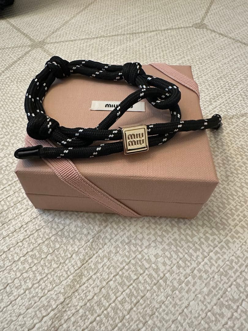 miumiu コード ブレスレット