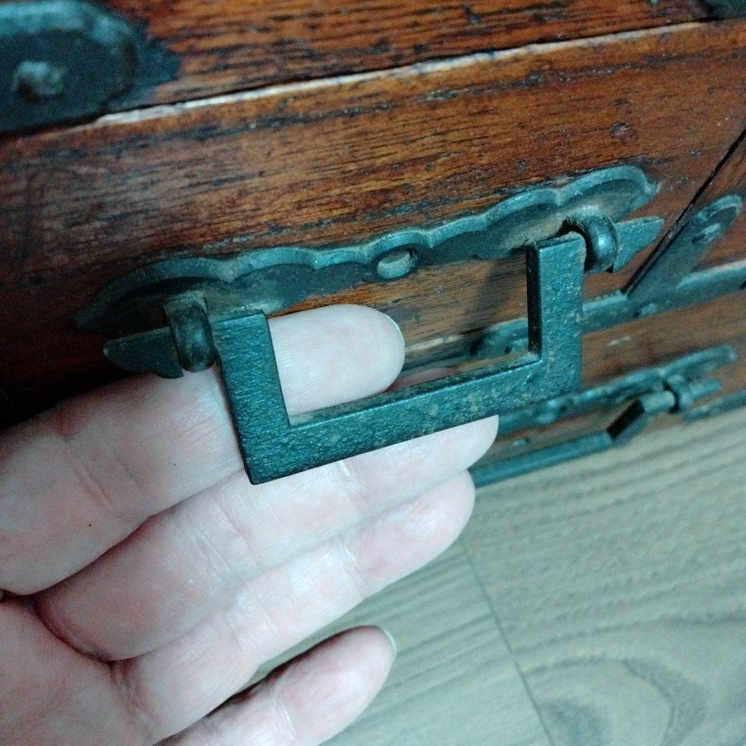 アンティーク手持箪笥 鍵付き、傷み無し