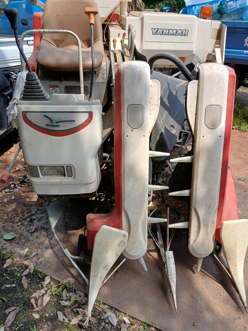 YANMAR Ec211 コンバイン 赤