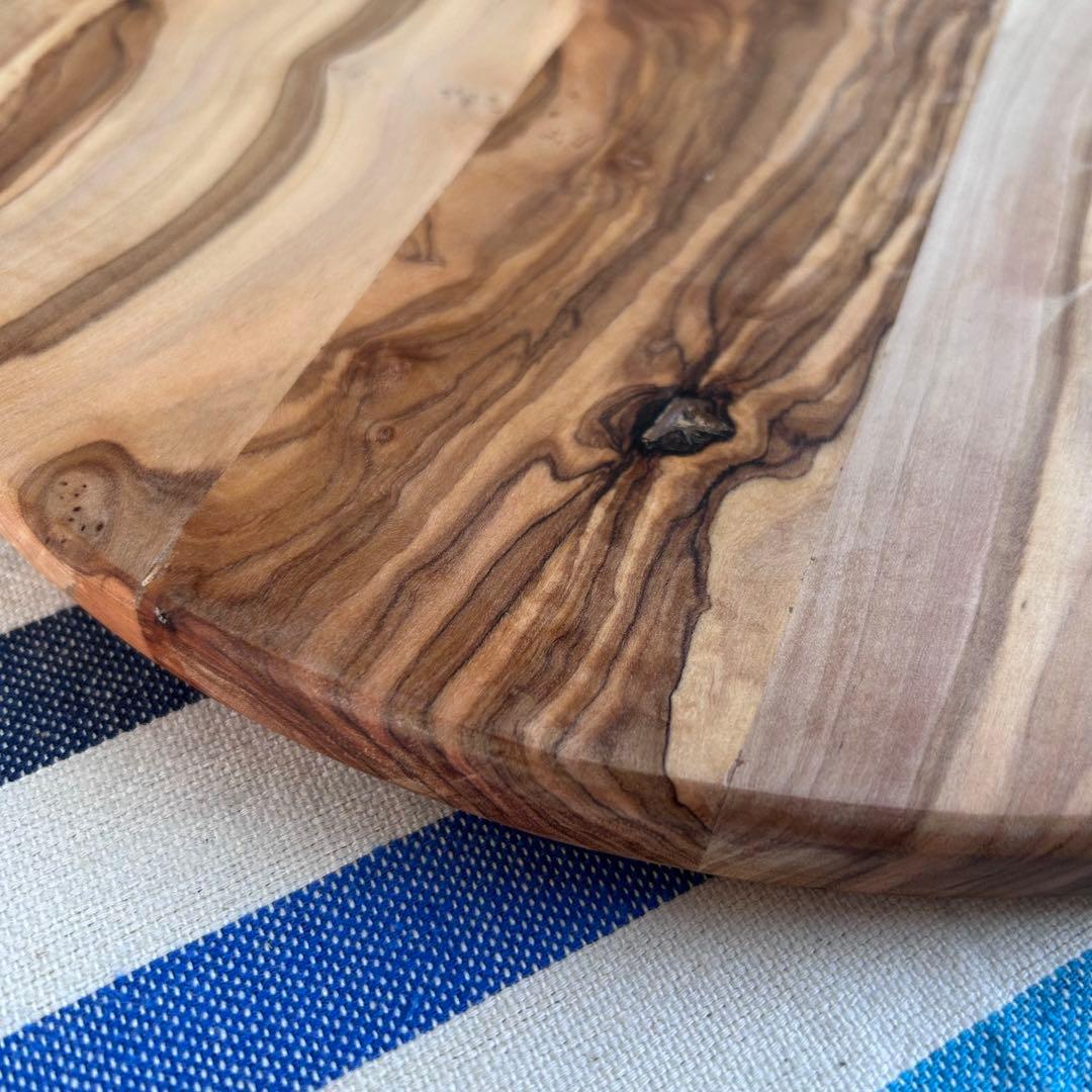 オリーブの木　ピザボード　コロコロと変化する世界　約φ32.5cm