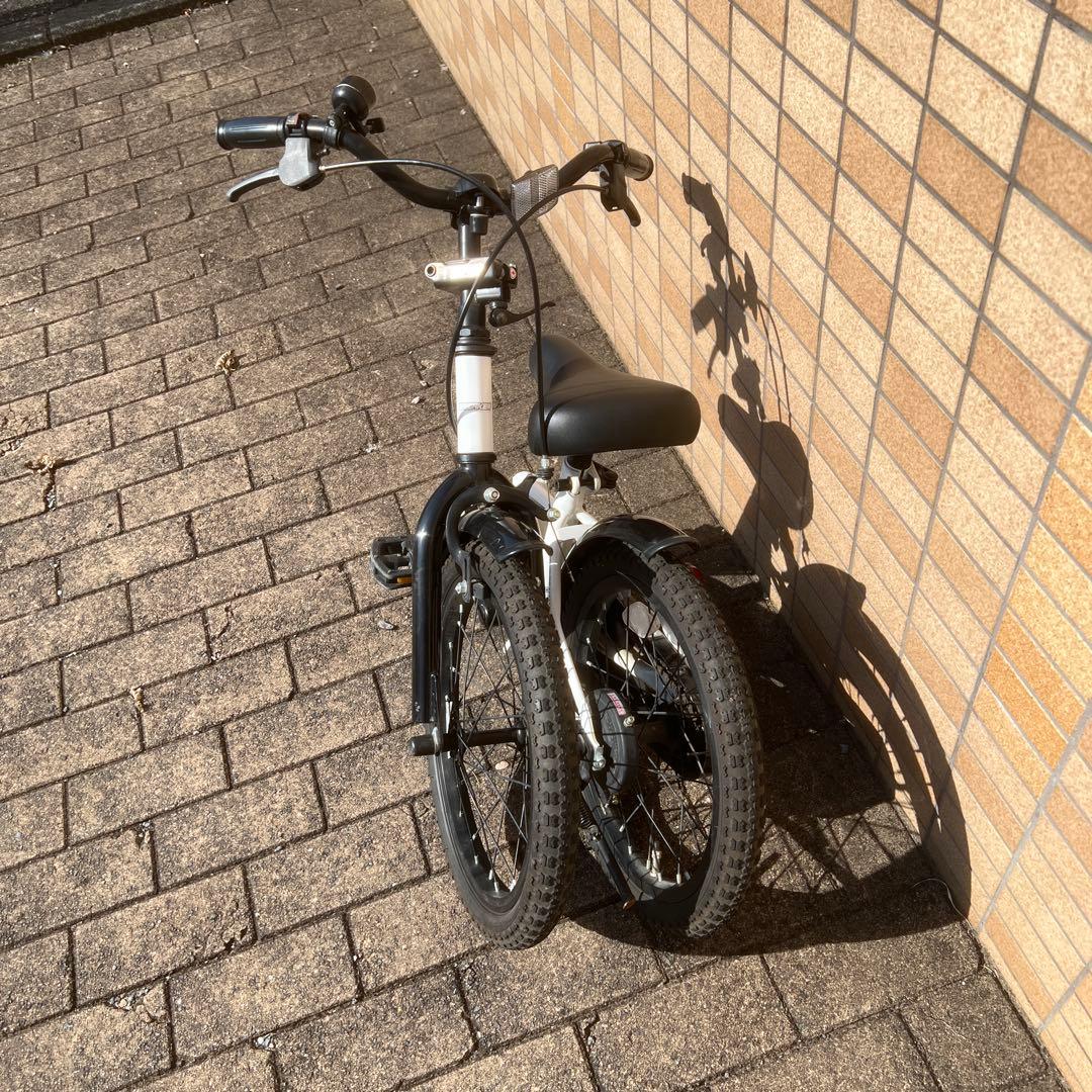 横浜市近辺お手渡し美品 折りたたみキッズ幼児自転車16インチ美品ヘルメット付き