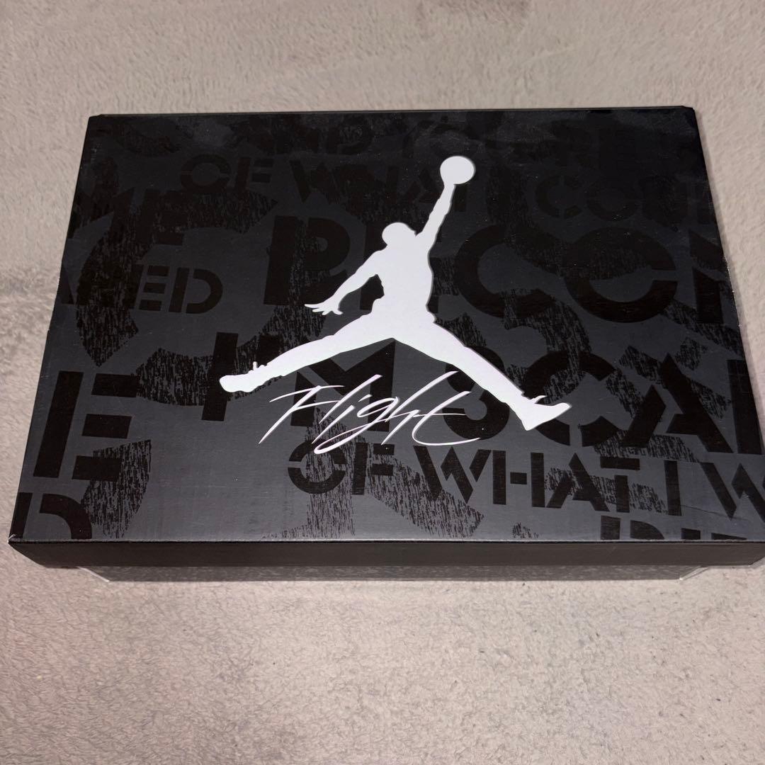 ナイキ　エアジョーダン４　ブラック　２７.５