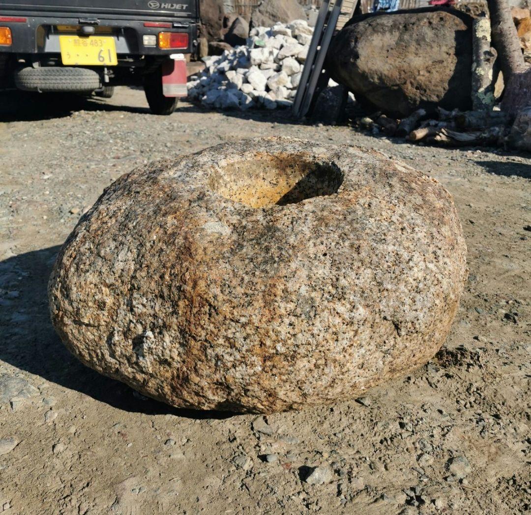 錆御影石蹲　184キロ　庭石　石　鑑賞石 庭　坪庭　ガーデニング