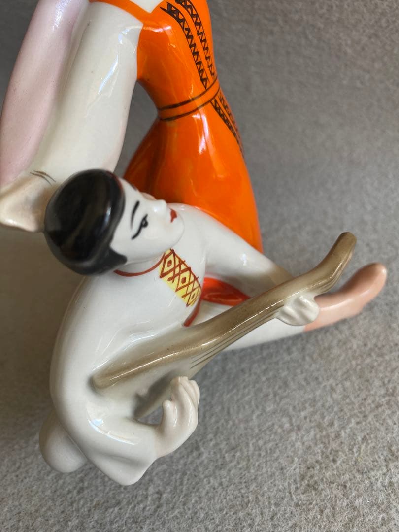 【ヴィンテージ】USSR・旧ソビエト製★陶器／民族舞踊人形