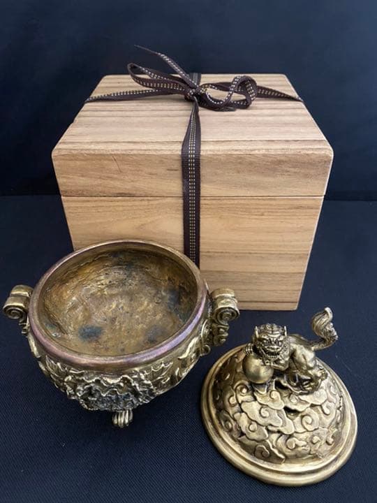 香炉 獅子　牡丹 箱 彫刻 置物　銅 開運 風水 骨董 インテリア　アンティーク